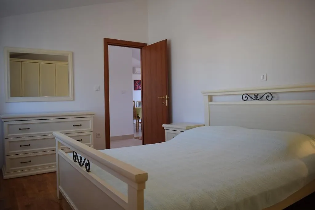 Apartments Blue Dream Малинска