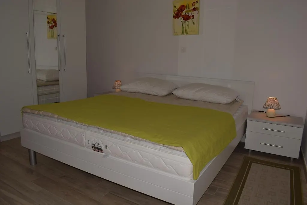 Apartments Blue Dream Малинска